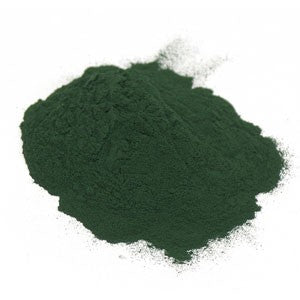 Spirulina can be easily mixed with beverages or meals including salads, appetizers, smoothies, and much more. 